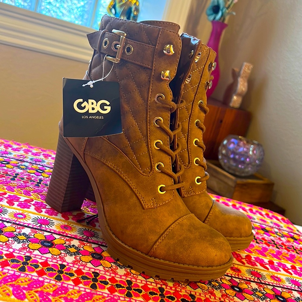 New GBG Los Angeles guess brown ankle heel combat boots gold detailed 7 1/2